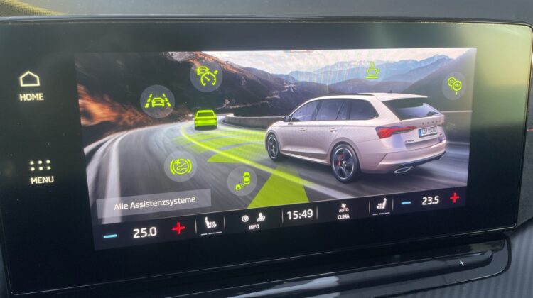 Octavia 2,0TSi Combi RS Pano Matrix AHK Columbus