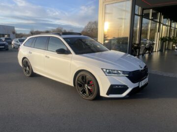 Octavia 2,0TSi Combi RS Pano Matrix AHK Columbus