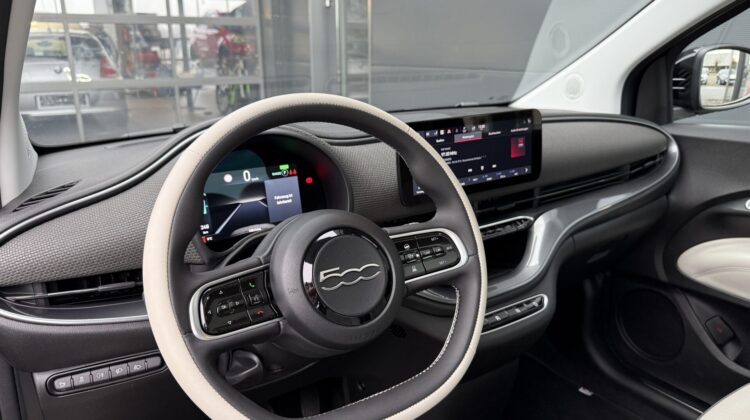 500e La Prima Pano Navi Kamera LED JBL Sound ACC