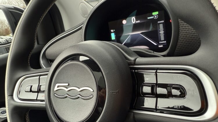 500e La Prima Pano Navi Kamera LED JBL Sound ACC