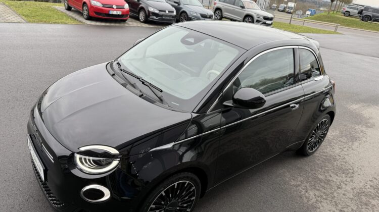 500e La Prima Pano Navi Kamera LED JBL Sound ACC