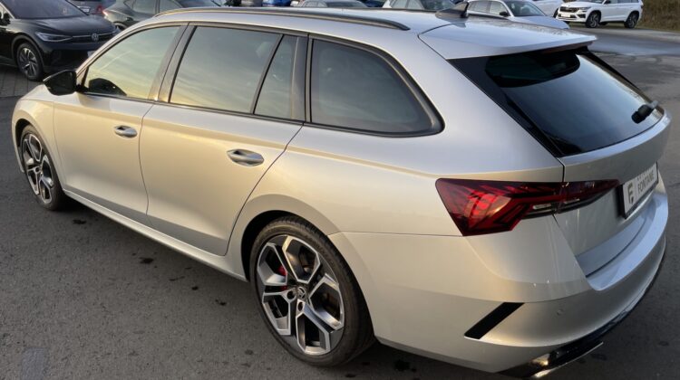 Octavia Combi 2,0TSi RS Canton AHK DCC Head-Up