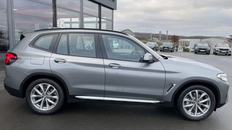 X3 30d xDrive AHK Shadow Line Live Cockpit Shad