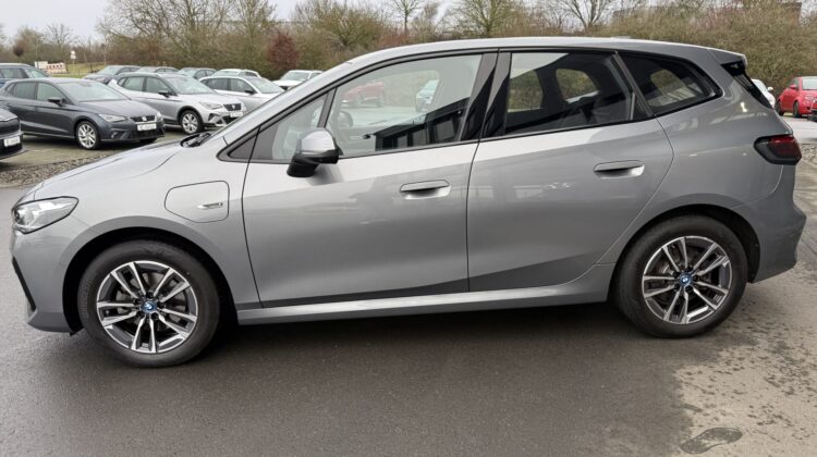 225e ActiveTourer xDrive M Sport PlugIn HUD H&K