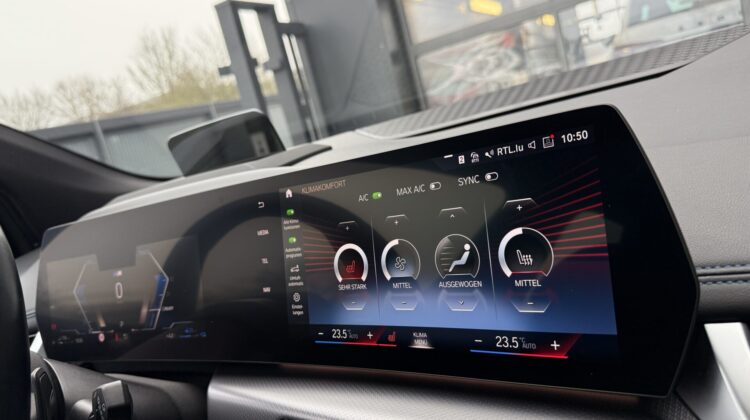 225e ActiveTourer xDrive M Sport PlugIn HUD H&K