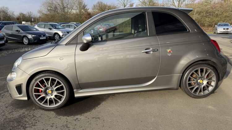 595 Turismo Vollleder Akrapovic Beats Xenon Navi