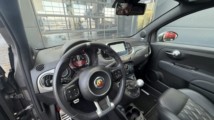 595 Turismo Vollleder Akrapovic Beats Xenon Navi