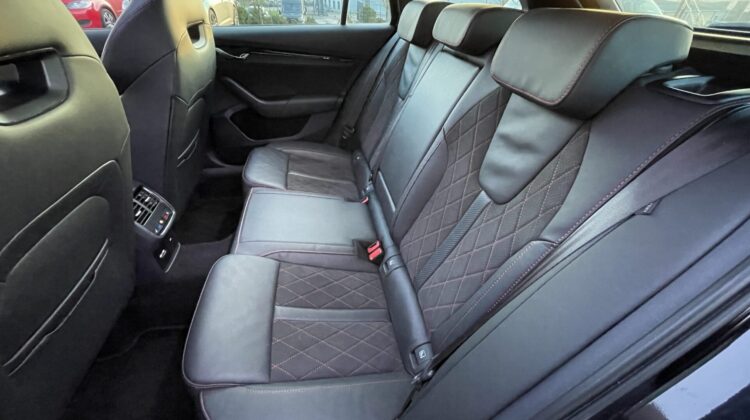 Octavia Combi 2,0TSi RS Pano 360°DCC AHK Massage