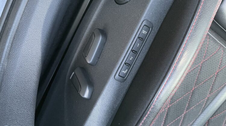 Octavia Combi 2,0TSi RS Pano 360°DCC AHK Massage