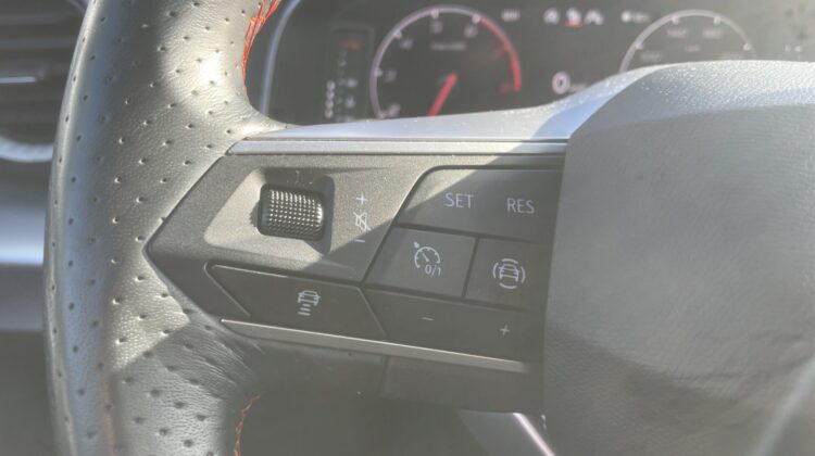 Arona 1,5TSi DSG FR Navi LED ACC Sitzhz PDC