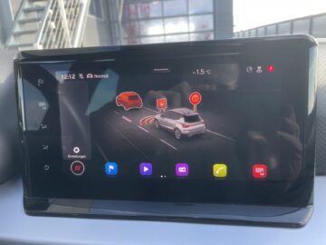 Arona 1,5TSi DSG FR Navi LED ACC Sitzhz PDC