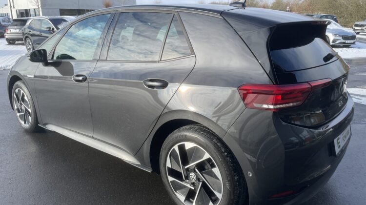 ID.3 Pro Performance 150kW 18″ AHK Kamera ACC