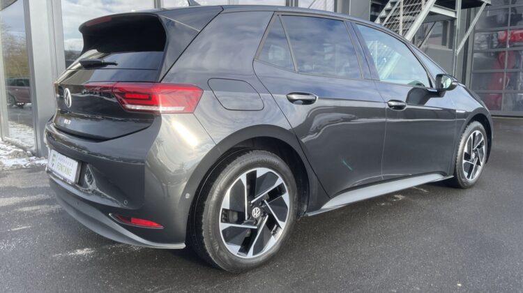 ID.3 Pro Performance 150kW 18″ AHK Kamera ACC