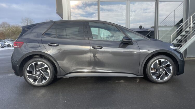 ID.3 Pro Performance 150kW 18″ AHK Kamera ACC