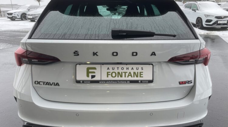 Octavia 2,0TSi Combi RS 19″AHK Columbus Matrix