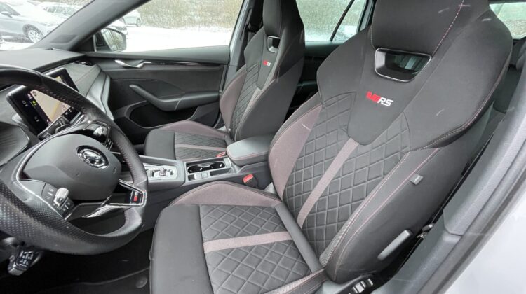 Octavia 2,0TSi Combi RS 19″AHK Columbus Matrix