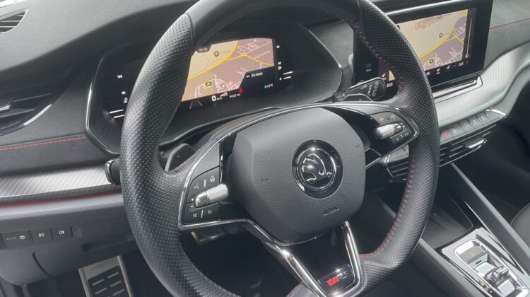 Octavia 2,0TSi Combi RS 19″AHK Columbus Matrix