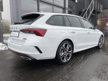 Octavia 2,0TSi Combi RS 19″AHK Columbus Matrix