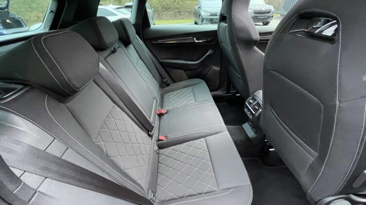 Karoq 2,0TSi DSG Sportline 4×4 Pano 19″ACC Navi