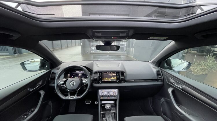 Karoq 2,0TSi DSG Sportline 4×4 Pano 19″ACC Navi