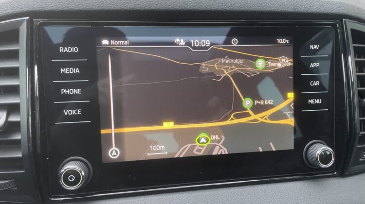 Karoq 2,0TSi DSG Sportline 4×4 Pano 19″ACC Navi