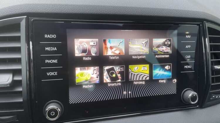 Karoq 2,0TSi DSG Sportline 4×4 Pano 19″ACC Navi