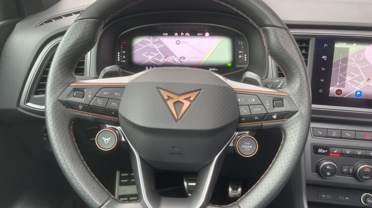 Ateca 2,0TSi 4Drive Akrapovic Pano Alcantara DCC