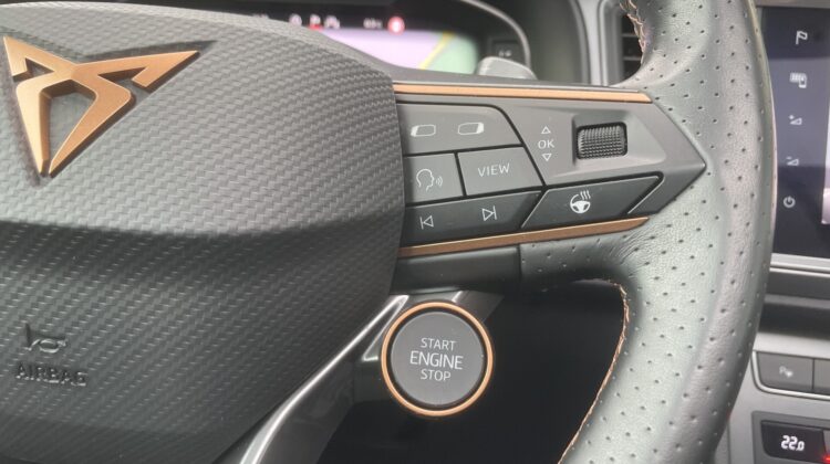 Ateca 2,0TSi 4Drive Akrapovic Pano Alcantara DCC