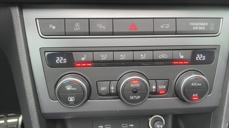 Ateca 2,0TSi 4Drive Akrapovic Pano Alcantara DCC