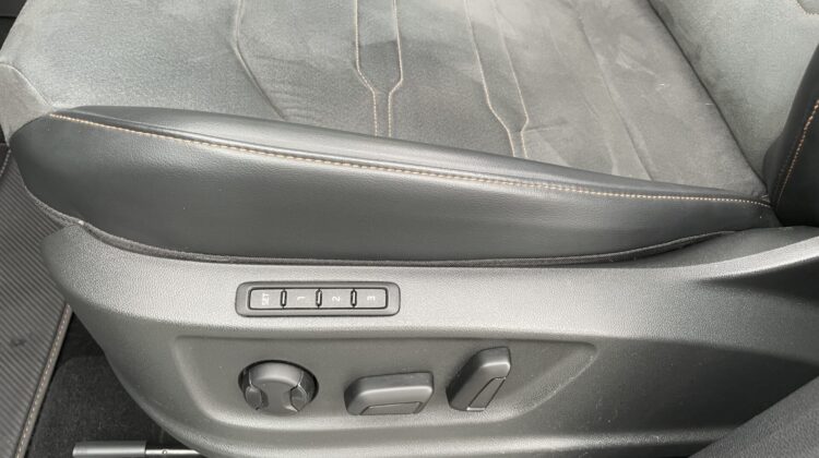 Ateca 2,0TSi 4Drive Akrapovic Pano Alcantara DCC