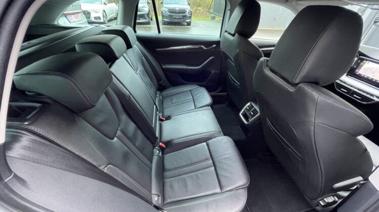 Octavia Combi 2,0TDi Style 4×4 Leder Matrix Key