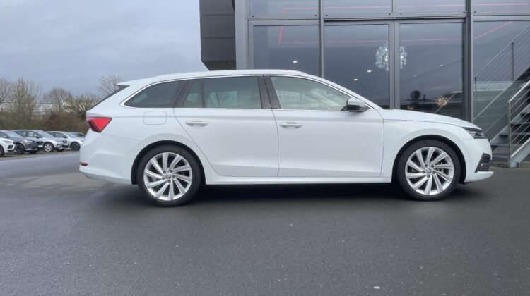 Octavia Combi 2,0TDi Style 4×4 Leder Matrix Key