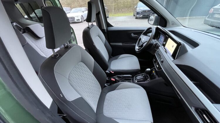 Tourneo Courier Automat Titanium Carplay AHK PDC