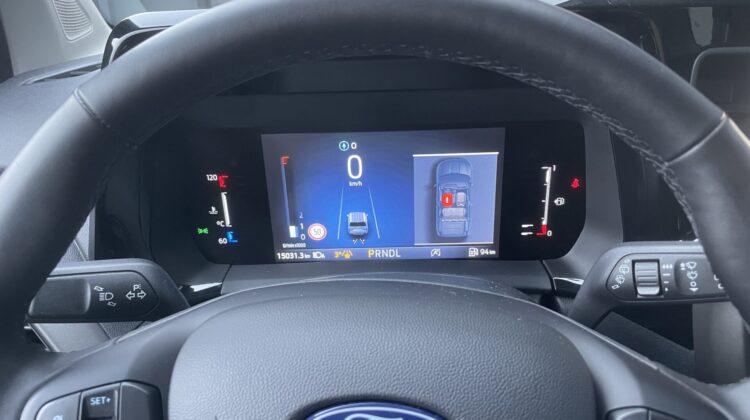 Tourneo Courier Automat Titanium Carplay AHK PDC