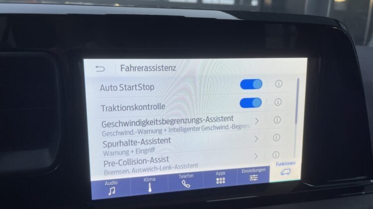 Tourneo Courier Automat Titanium Carplay AHK PDC