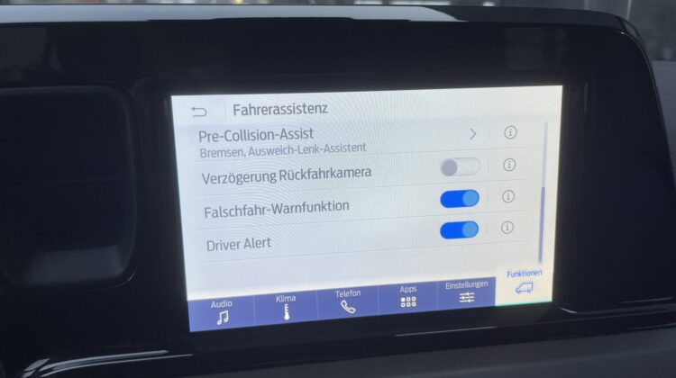 Tourneo Courier Automat Titanium Carplay AHK PDC