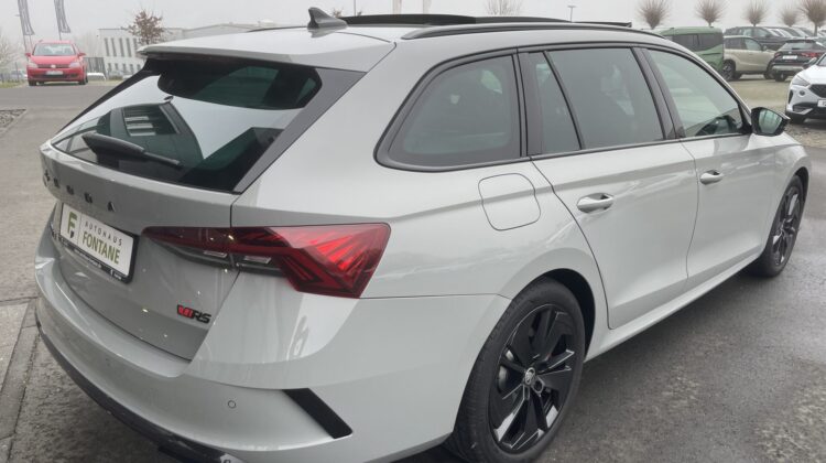 Octavia Combi 2,0TSi RS Pano AHK ACC Kam Matrix