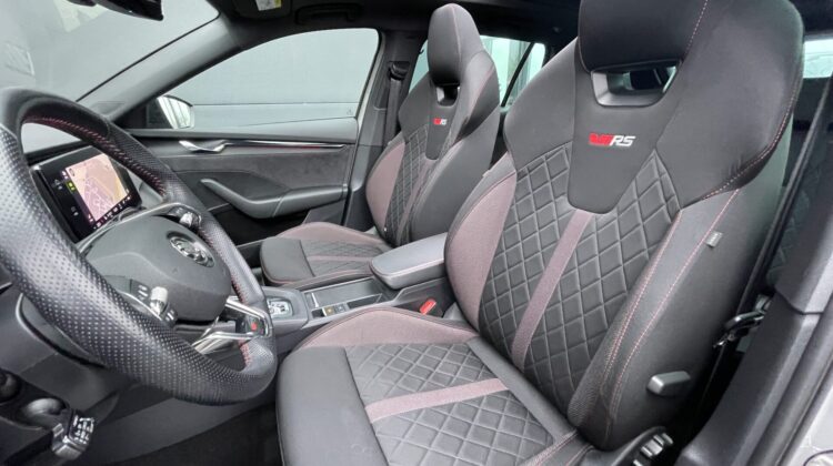 Octavia Combi 2,0TSi RS Pano AHK ACC Kam Matrix