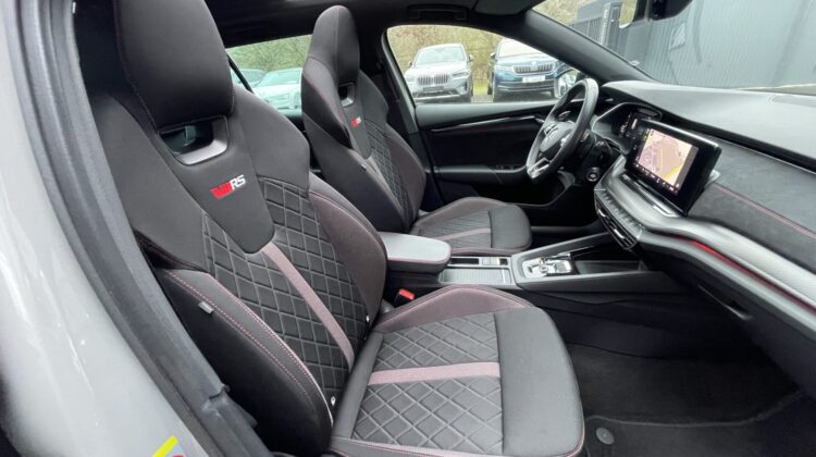 Octavia Combi 2,0TSi RS Pano AHK ACC Kam Matrix