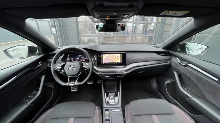 Octavia Combi 2,0TSi RS Pano AHK ACC Kam Matrix