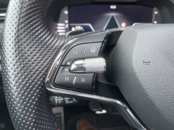 Octavia Combi 2,0TSi RS Pano AHK ACC Kam Matrix