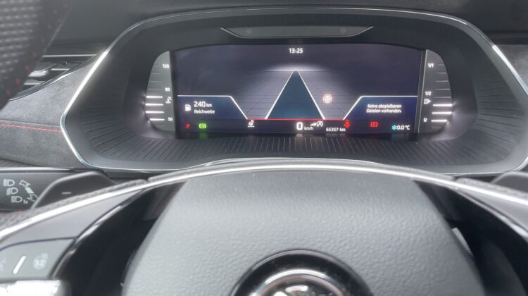 Octavia Combi 2,0TSi RS Pano AHK ACC Kam Matrix