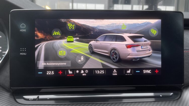 Octavia Combi 2,0TSi RS Pano AHK ACC Kam Matrix