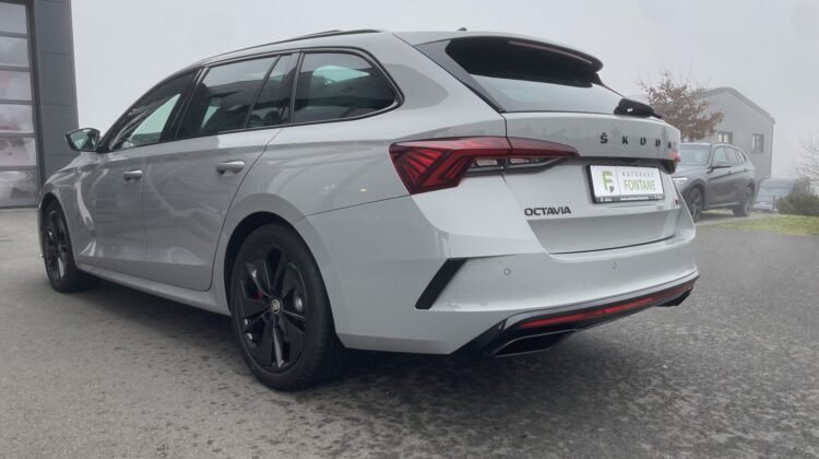 Octavia Combi 2,0TSi RS Pano AHK ACC Kam Matrix