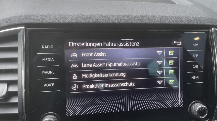 Karoq 1,5TSi DSG Style Standhz Alcantara Keyless