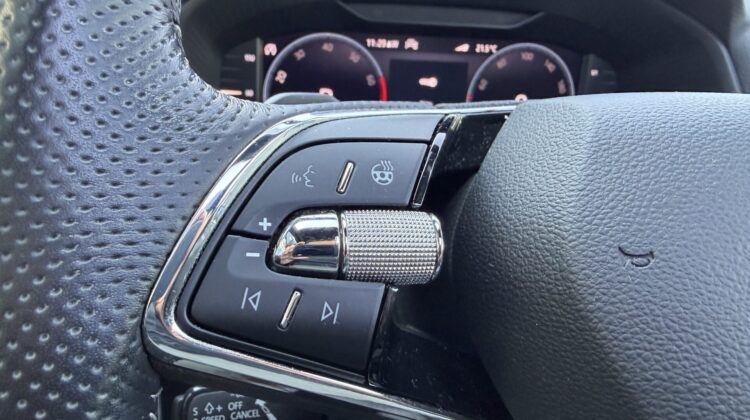 Karoq 2,0TSi DSG Sportline 4×4 Pano 19