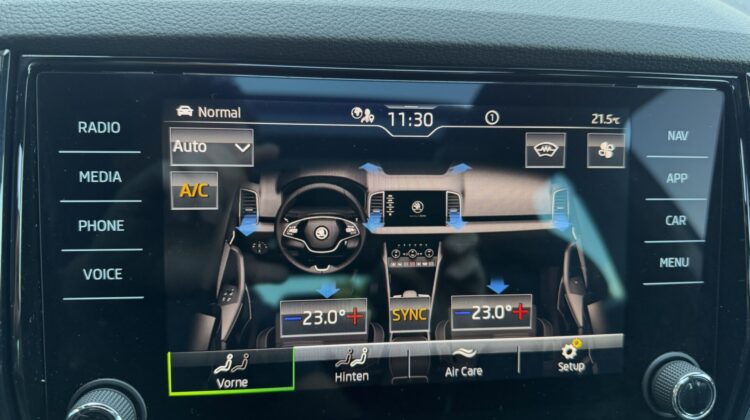 Karoq 2,0TSi DSG Sportline 4×4 Pano 19