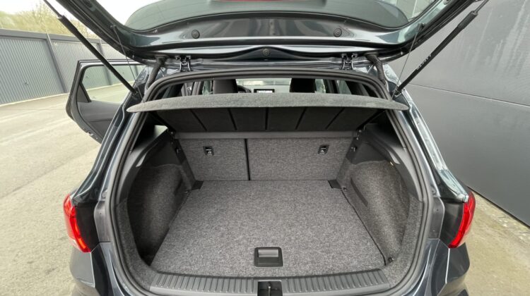 Arona 1,0TSi Xperience Schalter Navi LED Kamera