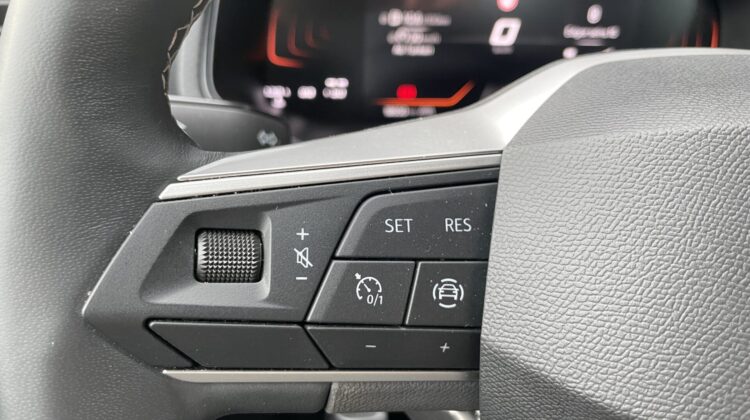 Arona 1,0TSi Xperience Schalter Navi LED Kamera