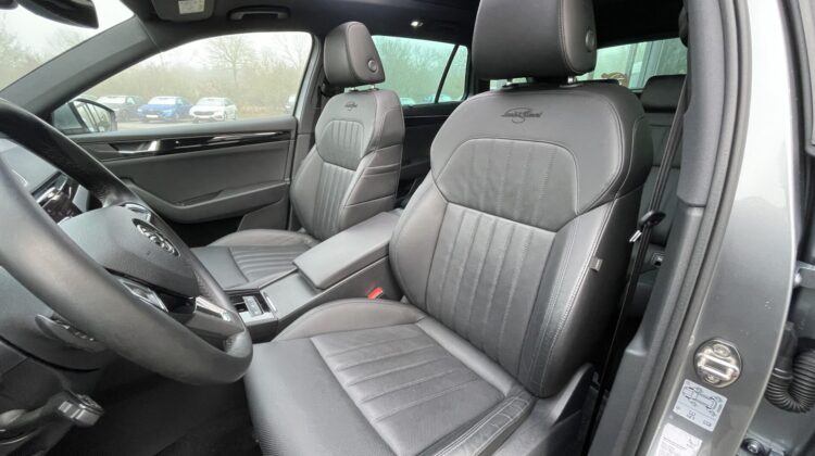 Superb Combi L&K 4×4 Pano 19″ AHK Canton Massage